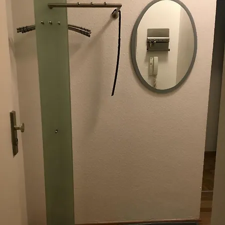 Mitten In Apartment