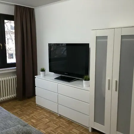 Mitten In Apartment